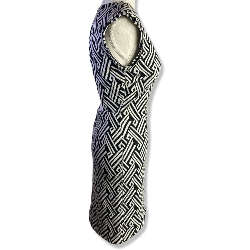 ⭐️URBAN OUTFITTERS Silence + Noise Black/ White Open Back Dress Size Small - Picture 2 of 5